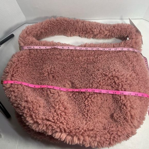 BNWT ROKH FAUX FUR LARGE SHOULDER OR CROSSBODY PINK Unique SO SOFT Price Firm - Picture 13 of 16